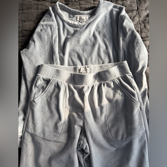 Koolaburra Soft Gray Lounge Wear Set - Picture 4 of 7